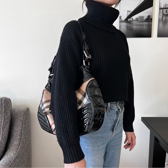 Authentic Vintage Burberry Large Canvas Shoulder Bag w Patent Leather - Picture 5 of 15